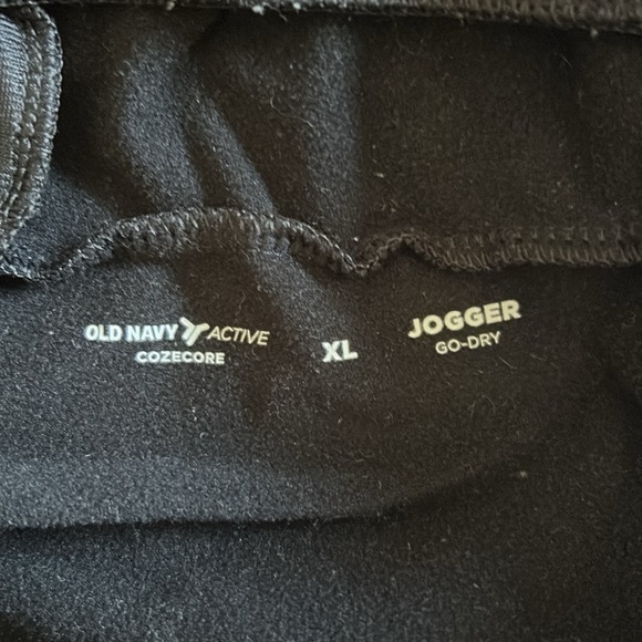 Black Old Navy Joggers XL Athletic Wear - Picture 7 of 7